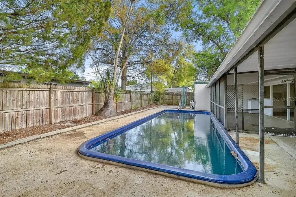 345 S Tuttle Avenue Sarasota FL 34237