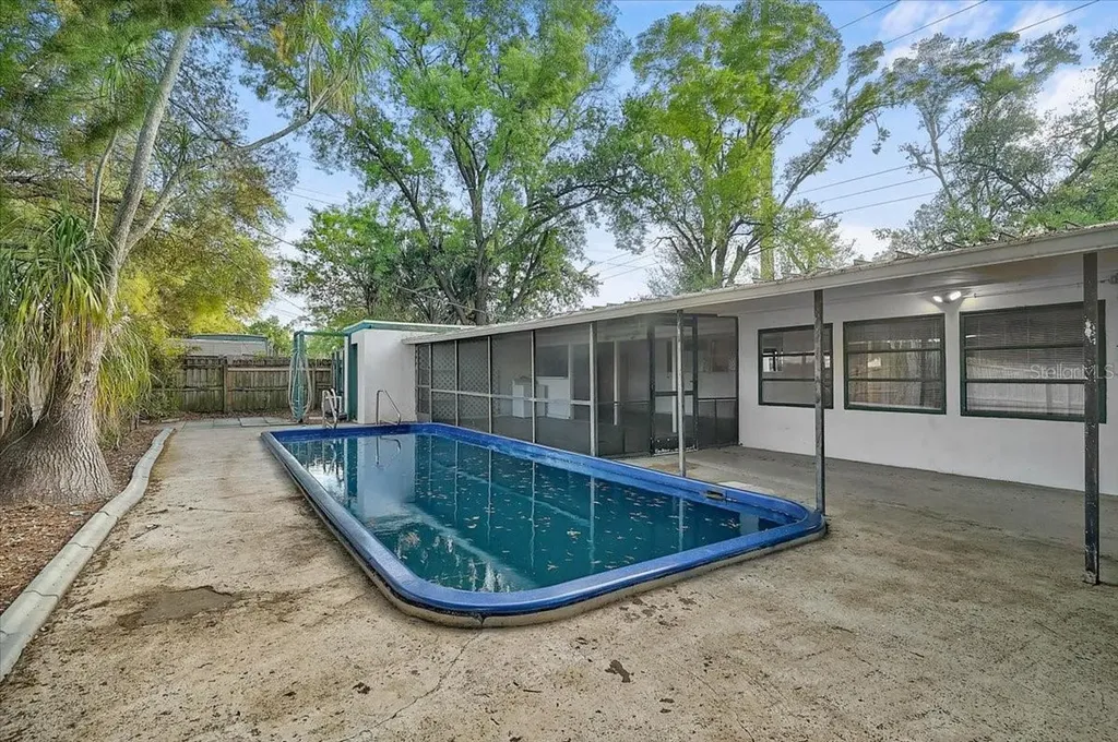 345 S Tuttle Avenue Sarasota FL 34237