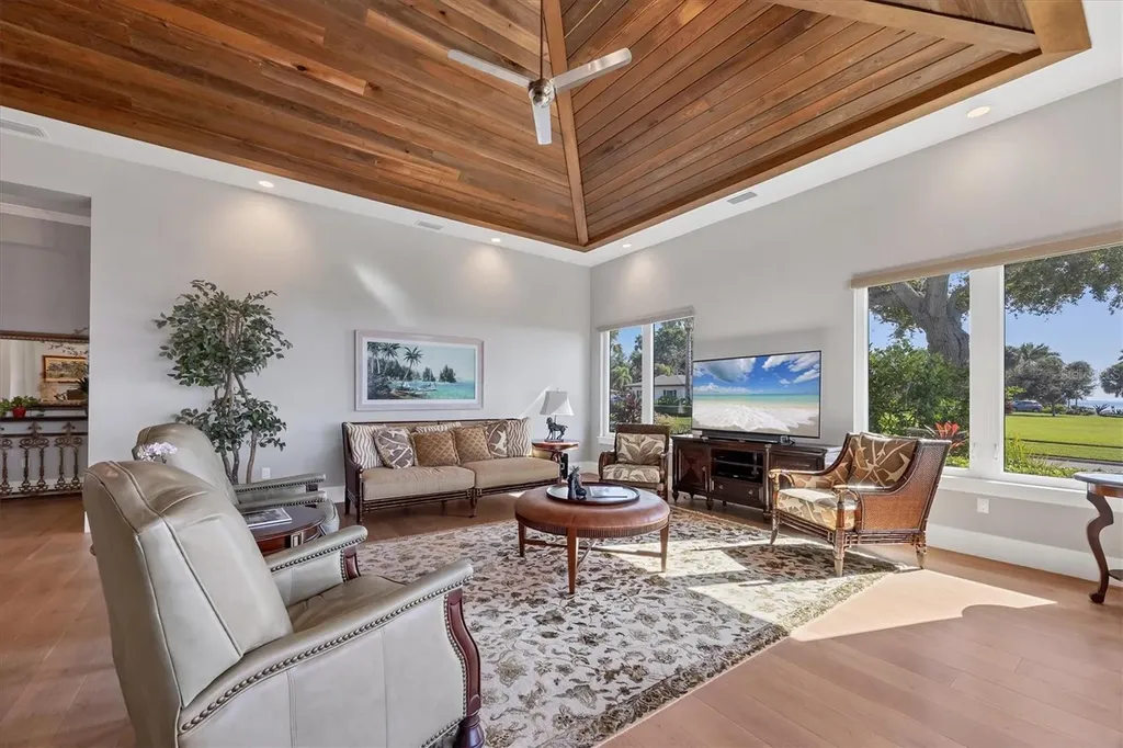 7927 Longbay Boulevard Sarasota FL 34243