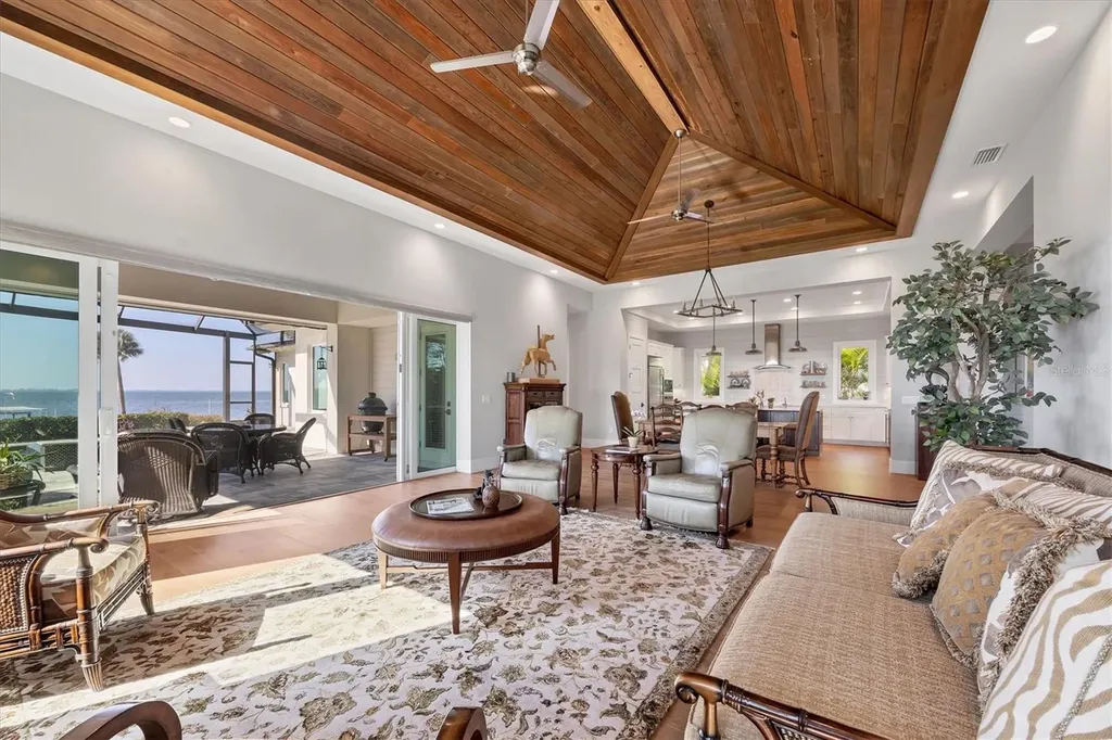 7927 Longbay Boulevard Sarasota FL 34243