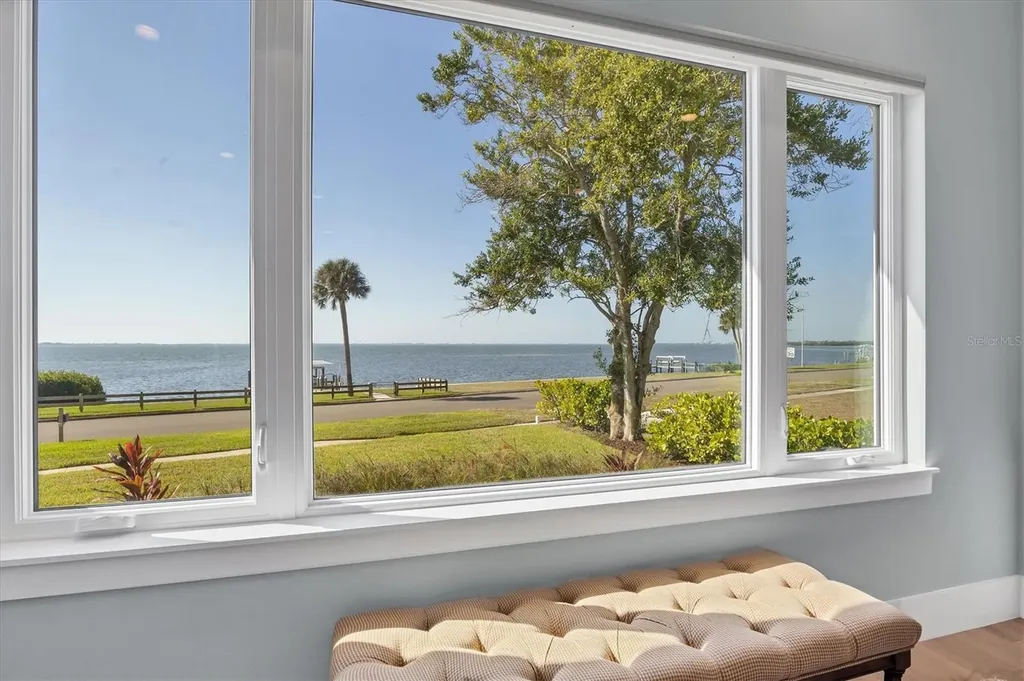 7927 Longbay Boulevard Sarasota FL 34243