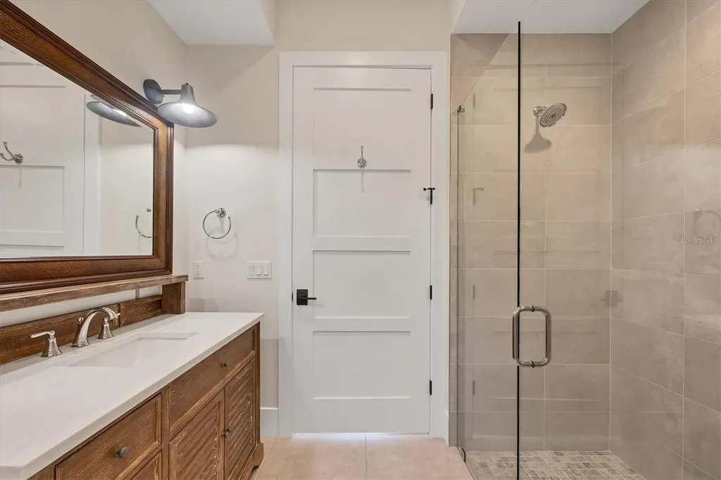7927 Longbay Boulevard Sarasota FL 34243
