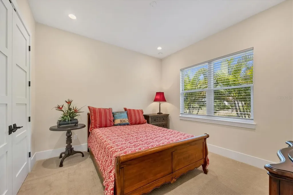 7927 Longbay Boulevard Sarasota FL 34243