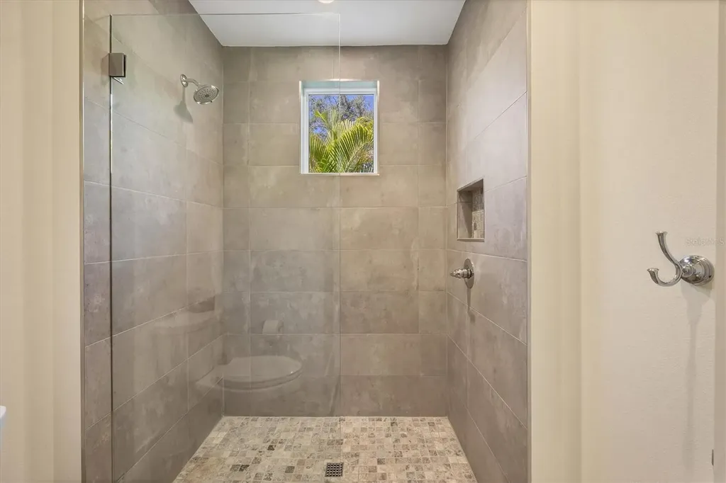 7927 Longbay Boulevard Sarasota FL 34243