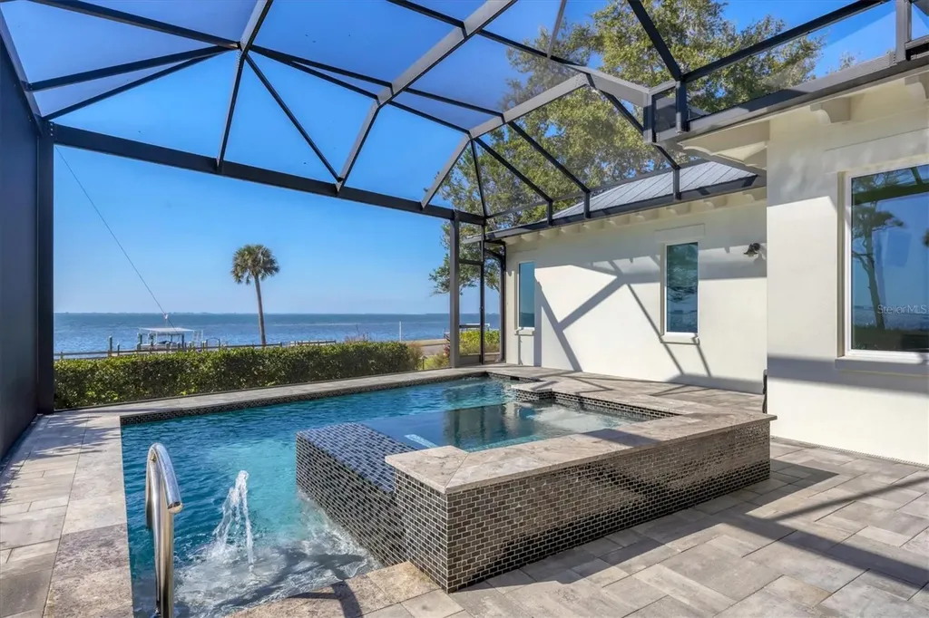 7927 Longbay Boulevard Sarasota FL 34243