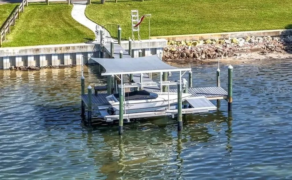 7927 Longbay Boulevard Sarasota FL 34243