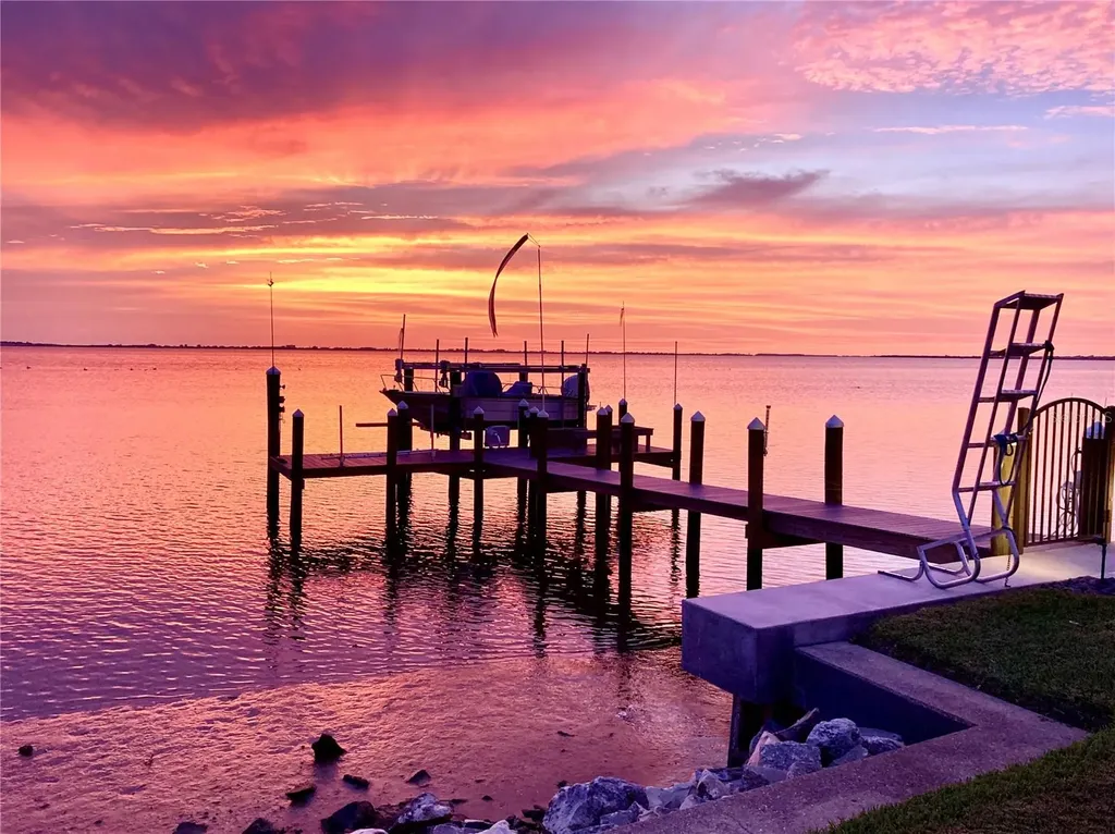 7927 Longbay Boulevard Sarasota FL 34243