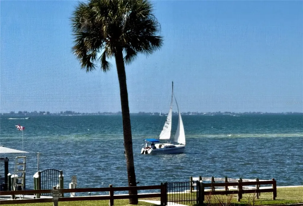 7927 Longbay Boulevard Sarasota FL 34243