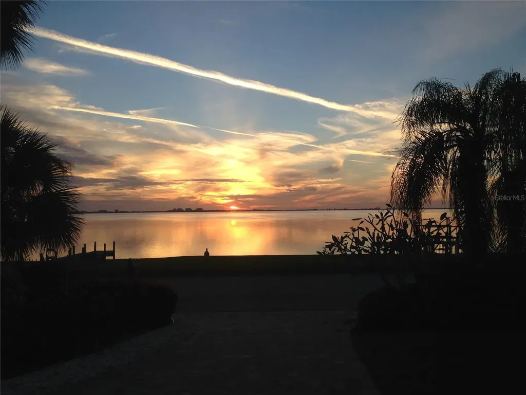7927 Longbay Boulevard Sarasota FL 34243