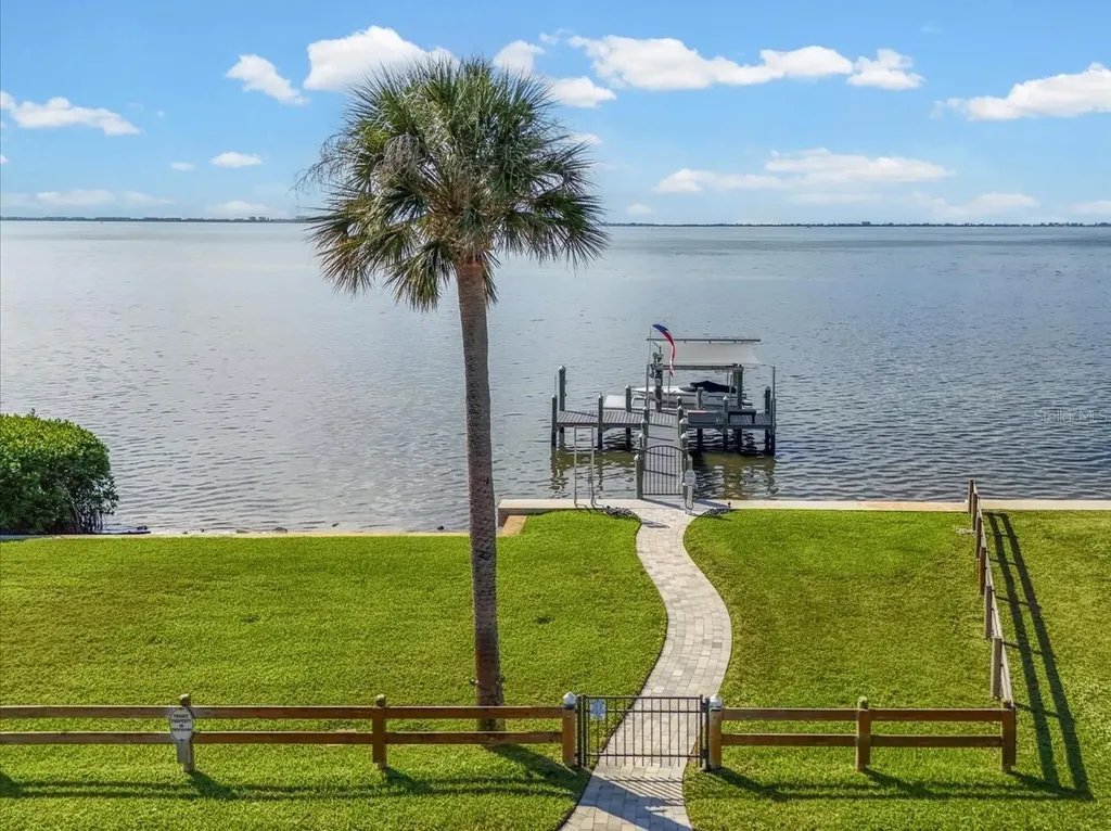 7927 Longbay Boulevard Sarasota FL 34243