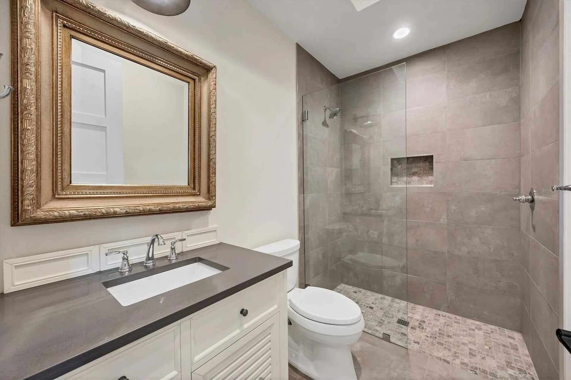 7927 Longbay Boulevard Sarasota FL 34243