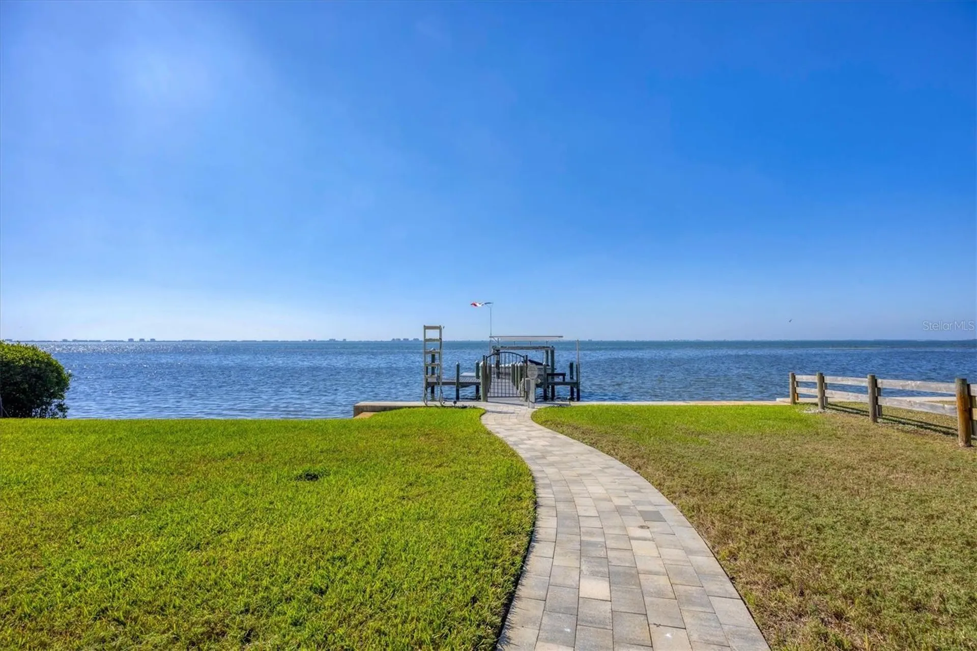 7927 Longbay Boulevard Sarasota FL 34243