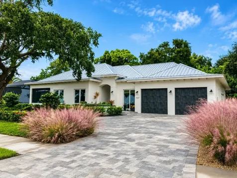 7927 Longbay Boulevard Sarasota FL 34243