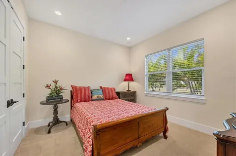 7927 Longbay Boulevard Sarasota FL 34243