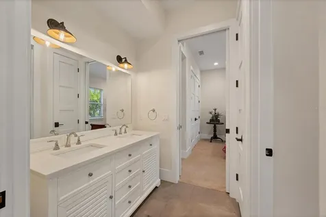 7927 Longbay Boulevard Sarasota FL 34243