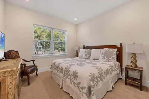 7927 Longbay Boulevard Sarasota FL 34243