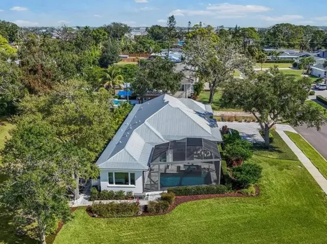 7927 Longbay Boulevard Sarasota FL 34243