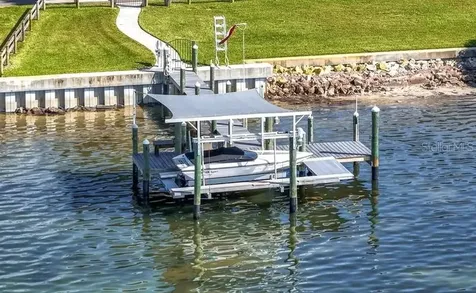 7927 Longbay Boulevard Sarasota FL 34243