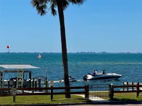 7927 Longbay Boulevard Sarasota FL 34243