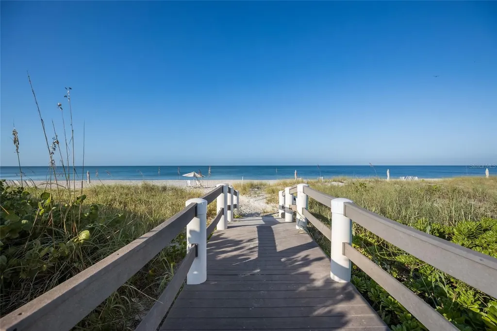 1095 Gulf Of Mexico Drive Longboat Key FL 34228