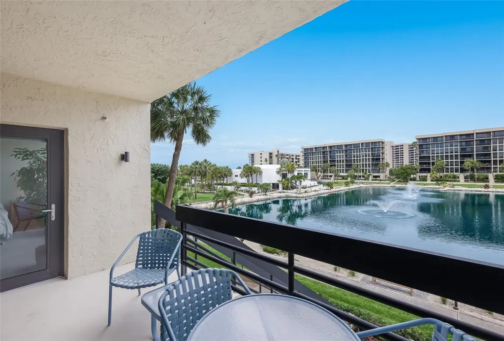 1095 Gulf Of Mexico Drive Longboat Key FL 34228