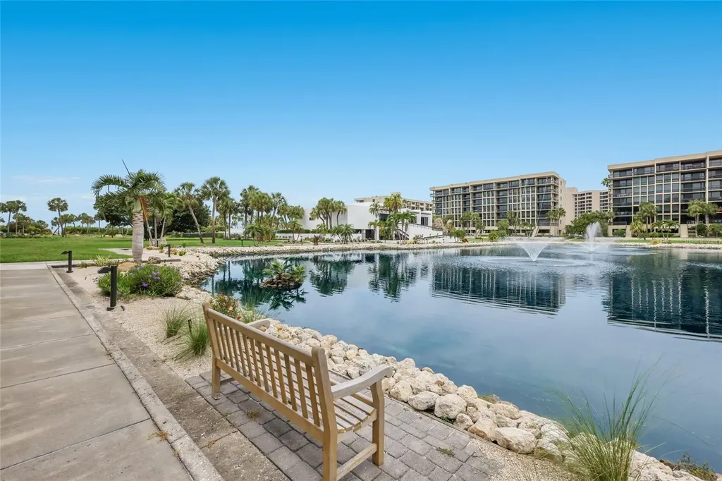 1095 Gulf Of Mexico Drive Longboat Key FL 34228