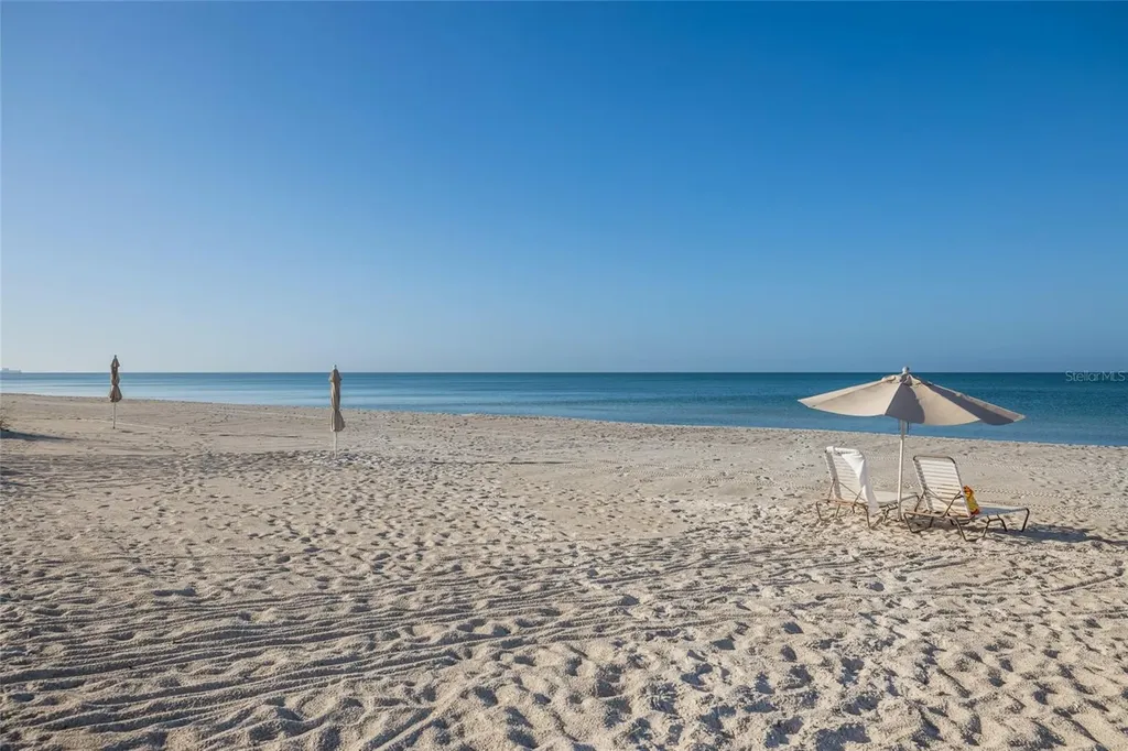1095 Gulf Of Mexico Drive Longboat Key FL 34228