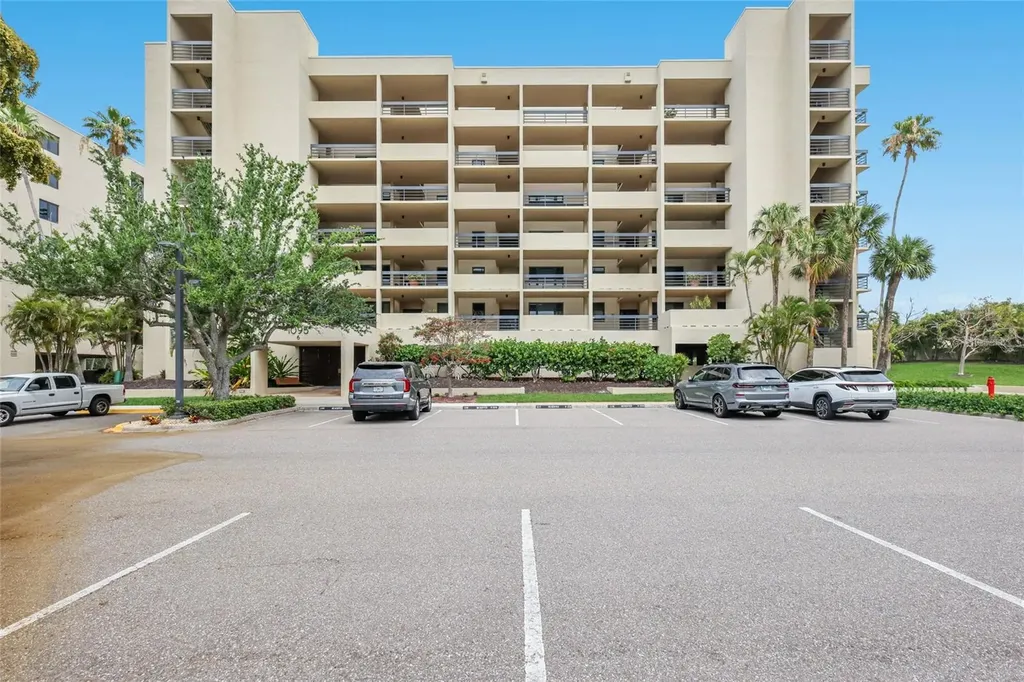 1095 Gulf Of Mexico Drive Longboat Key FL 34228