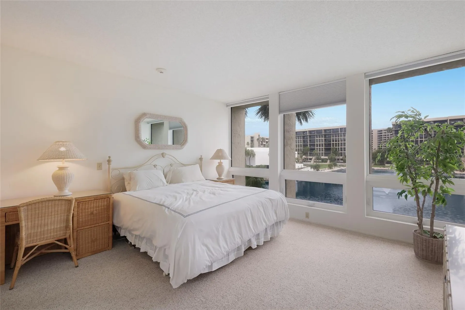 1095 Gulf Of Mexico Drive Longboat Key FL 34228