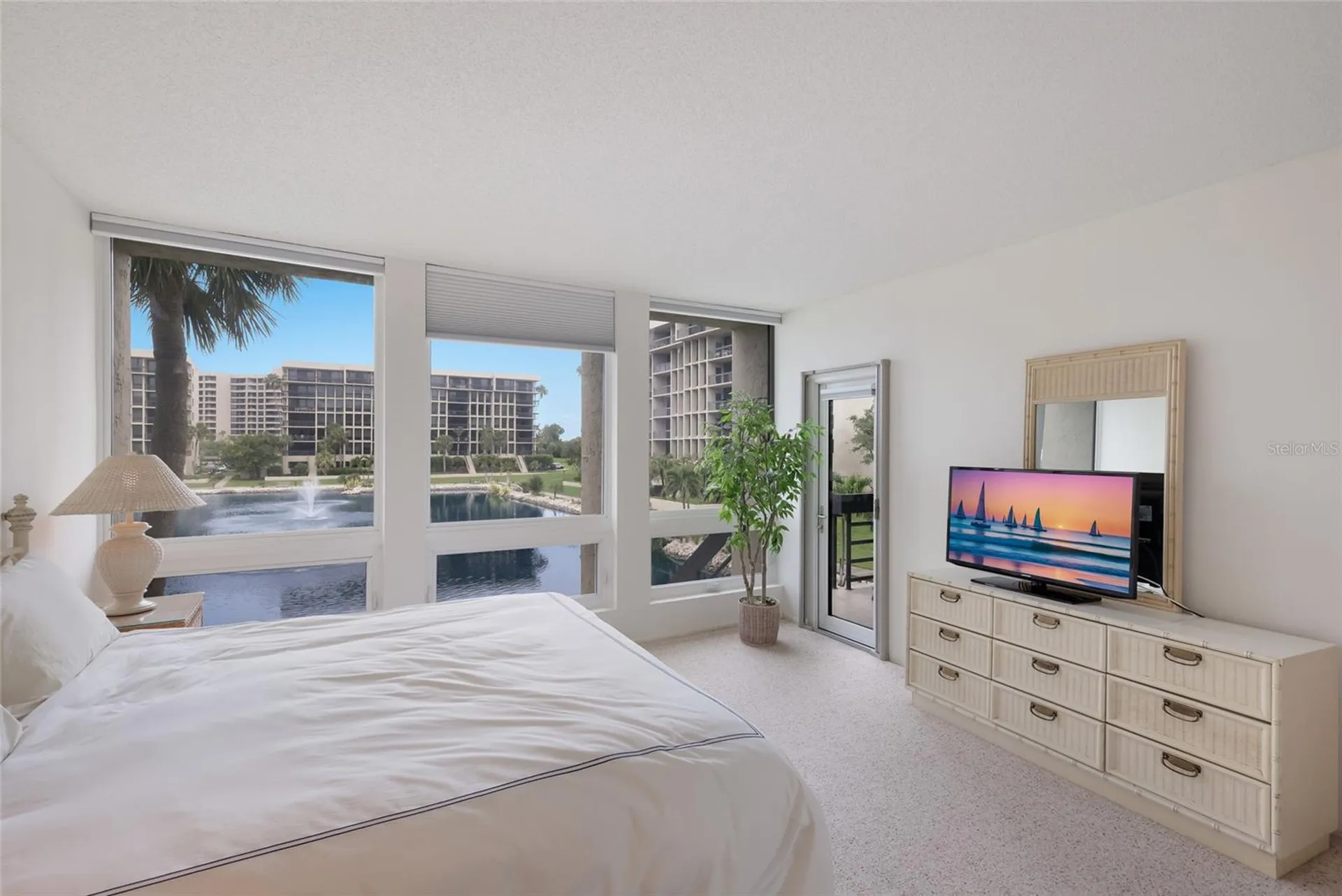 1095 Gulf Of Mexico Drive Longboat Key FL 34228