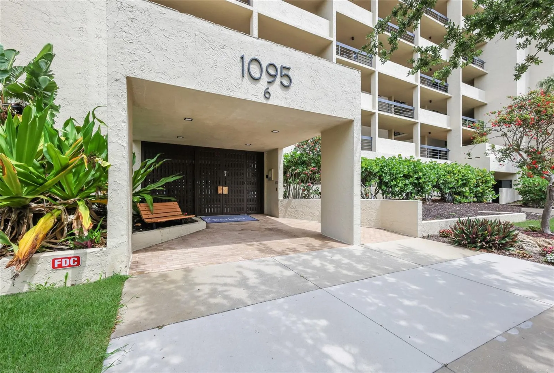 1095 Gulf Of Mexico Drive Longboat Key FL 34228