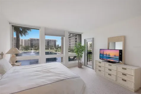1095 Gulf Of Mexico Drive Longboat Key FL 34228