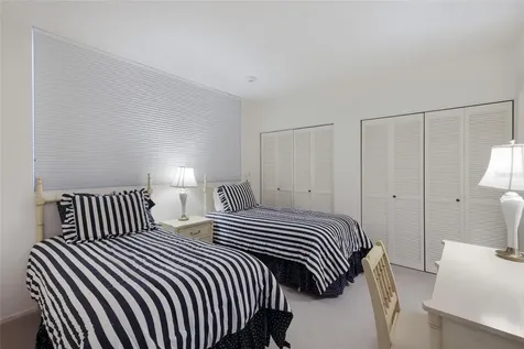 1095 Gulf Of Mexico Drive Longboat Key FL 34228