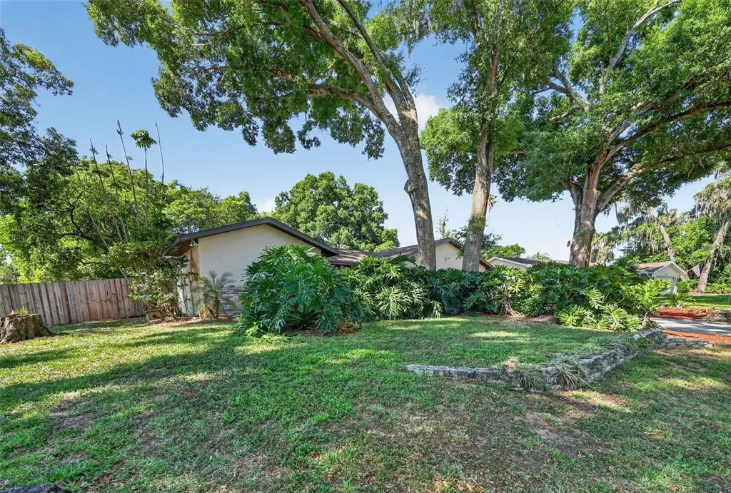 2713 Willow Oaks Drive Valrico FL 33594