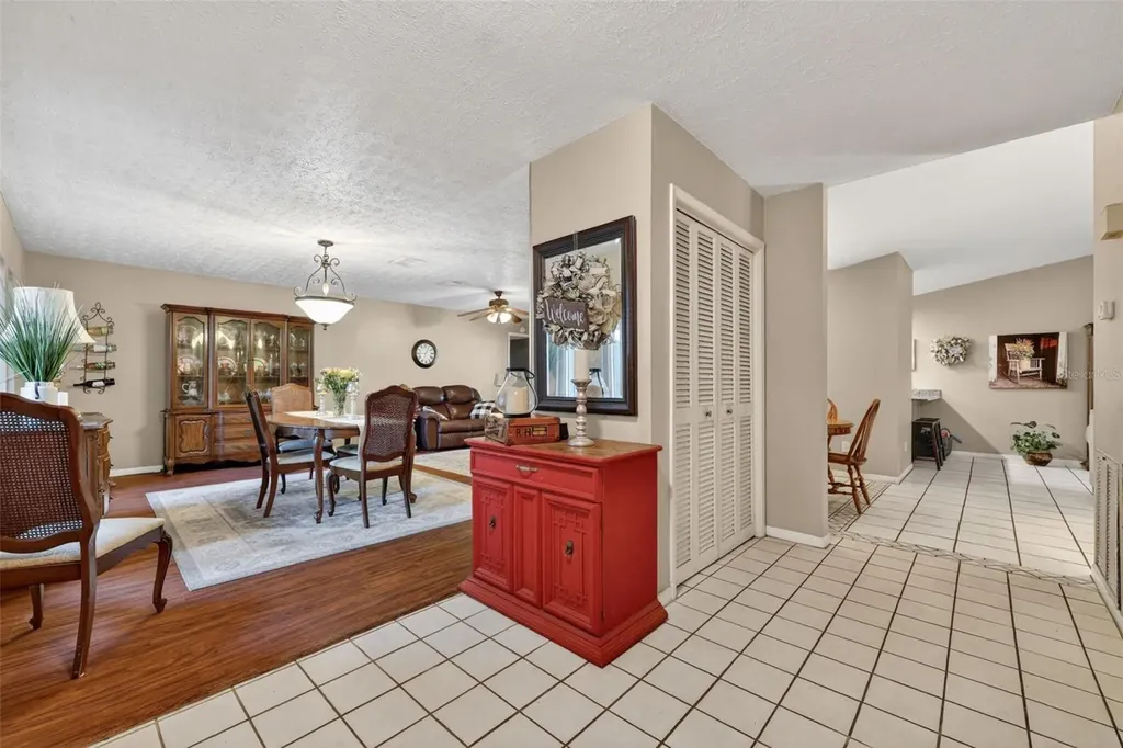 2713 Willow Oaks Drive Valrico FL 33594