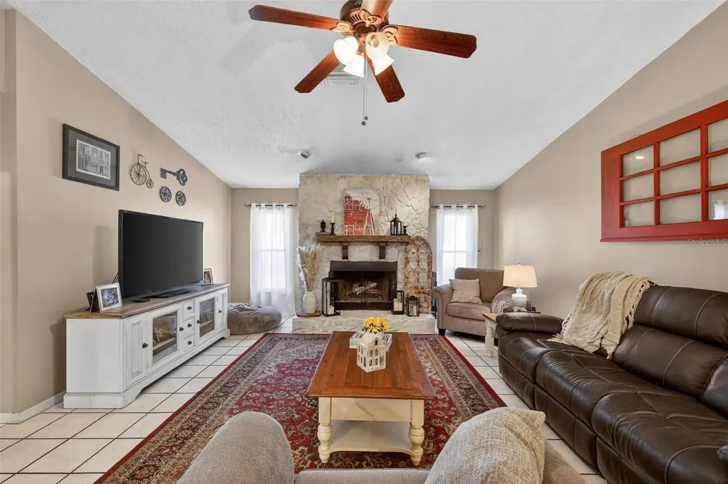 2713 Willow Oaks Drive Valrico FL 33594
