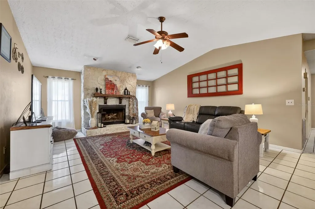 2713 Willow Oaks Drive Valrico FL 33594