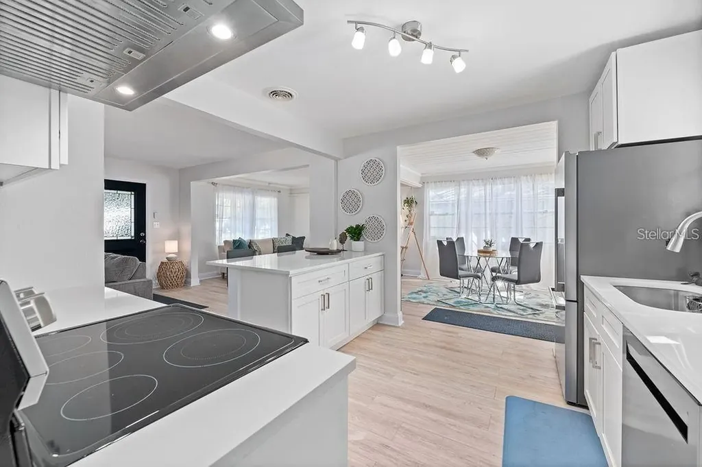 2676 Martin Street Sarasota FL 34237