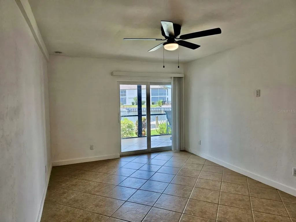 4722 SE 1st Place Cape Coral FL 33904