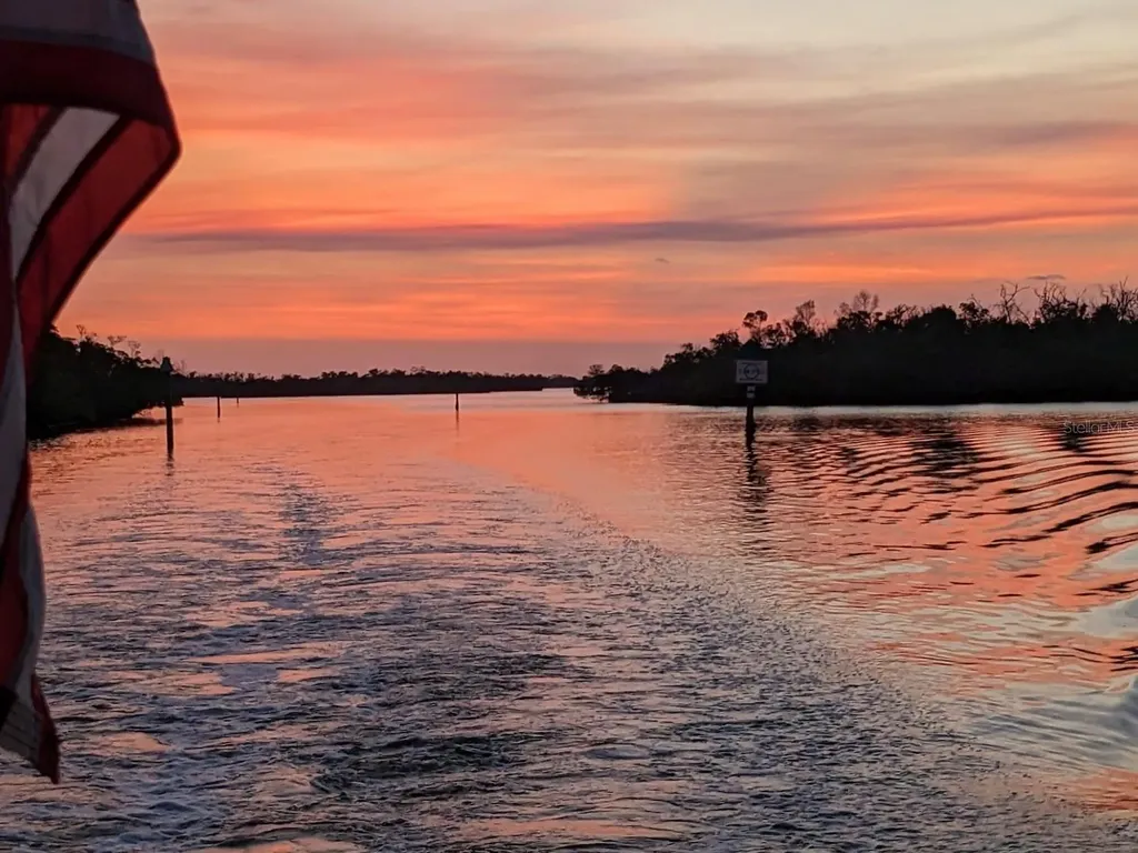4722 SE 1st Place Cape Coral FL 33904