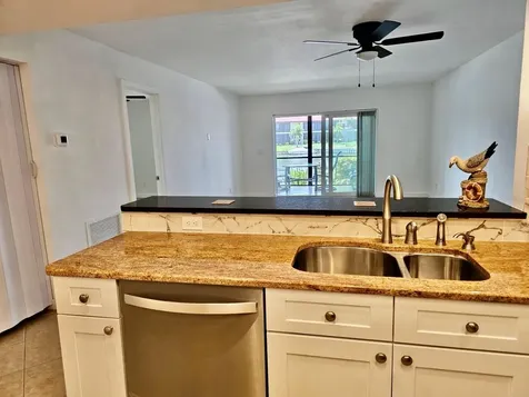 4722 SE 1st Place Cape Coral FL 33904
