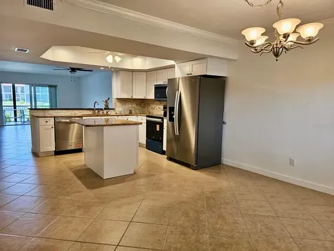 4722 SE 1st Place Cape Coral FL 33904