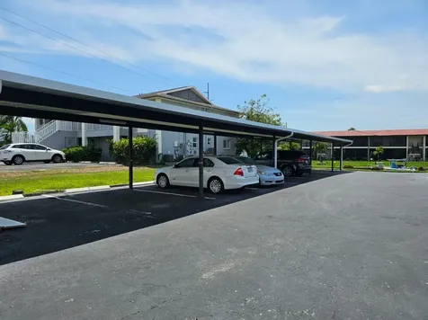 4722 SE 1st Place Cape Coral FL 33904