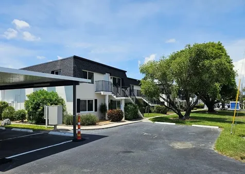 4722 SE 1st Place Cape Coral FL 33904