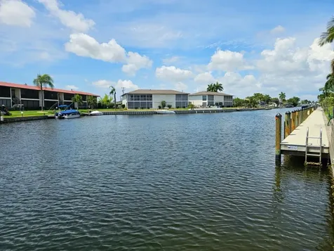 4722 SE 1st Place Cape Coral FL 33904