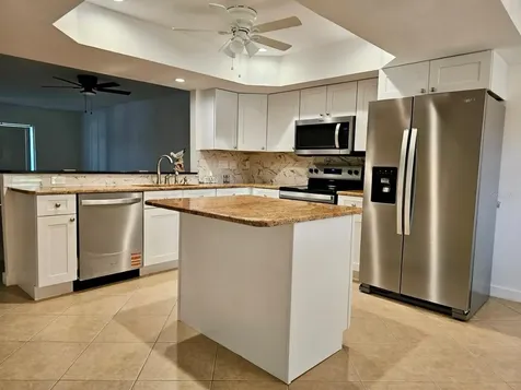 4722 SE 1st Place Cape Coral FL 33904