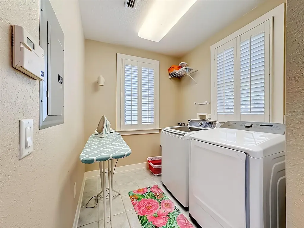 3621 1st Avenue W Bradenton FL 34205