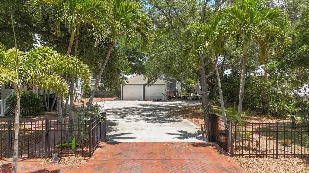 3621 1st Avenue W Bradenton FL 34205
