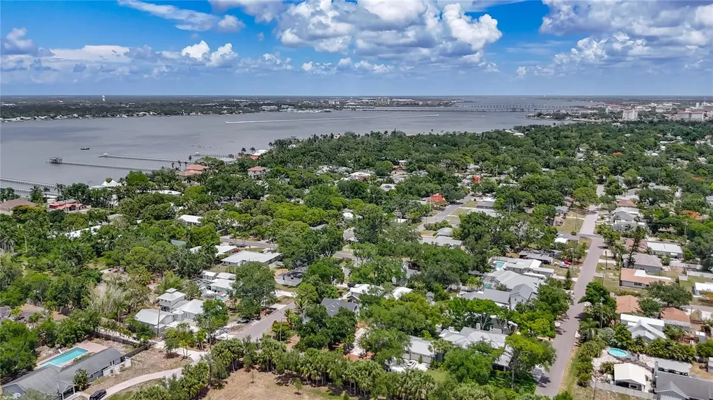 3621 1st Avenue W Bradenton FL 34205