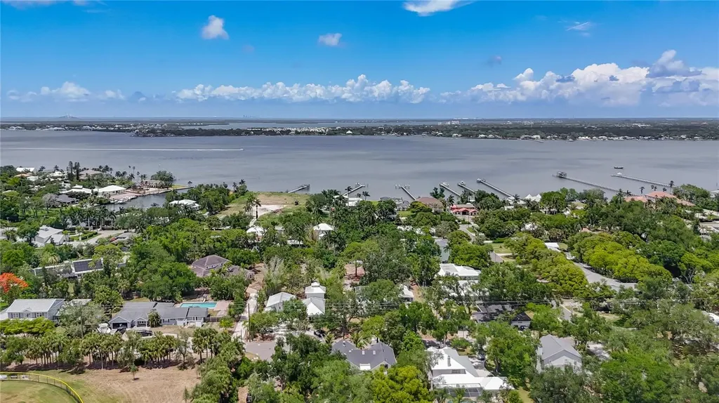 3621 1st Avenue W Bradenton FL 34205